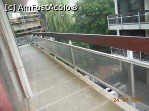 [P18] Best Western County House - Balconul terasă accesibil din trei camere.  » foto by iulianic
 - 
<span class="allrVoted glyphicon glyphicon-heart hidden" id="av799730"></span>
<a class="m-l-10 hidden" id="sv799730" onclick="voting_Foto_DelVot(,799730,21153)" role="button">șterge vot <span class="glyphicon glyphicon-remove"></span></a>
<a id="v9799730" class=" c-red"  onclick="voting_Foto_SetVot(799730)" role="button"><span class="glyphicon glyphicon-heart-empty"></span> <b>LIKE</b> = Votează poza</a> <img class="hidden"  id="f799730W9" src="/imagini/loader.gif" border="0" /><span class="AjErrMes hidden" id="e799730ErM"></span>