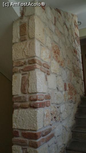 [P31] Detaliu de decoraţiune interioară de pe zidul casei scării, la fel cu exteriorul, în zona recepţie-piscină...  » foto by Lyssys
 - 
<span class="allrVoted glyphicon glyphicon-heart hidden" id="av800791"></span>
<a class="m-l-10 hidden" id="sv800791" onclick="voting_Foto_DelVot(,800791,21161)" role="button">șterge vot <span class="glyphicon glyphicon-remove"></span></a>
<a id="v9800791" class=" c-red"  onclick="voting_Foto_SetVot(800791)" role="button"><span class="glyphicon glyphicon-heart-empty"></span> <b>LIKE</b> = Votează poza</a> <img class="hidden"  id="f800791W9" src="/imagini/loader.gif" border="0" /><span class="AjErrMes hidden" id="e800791ErM"></span>