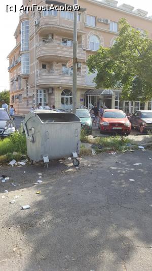[P01] spatiul din fata intrarii principale a hotelului » foto by poli1921
 - 
<span class="allrVoted glyphicon glyphicon-heart hidden" id="av917594"></span>
<a class="m-l-10 hidden" id="sv917594" onclick="voting_Foto_DelVot(,917594,21165)" role="button">șterge vot <span class="glyphicon glyphicon-remove"></span></a>
<a id="v9917594" class=" c-red"  onclick="voting_Foto_SetVot(917594)" role="button"><span class="glyphicon glyphicon-heart-empty"></span> <b>LIKE</b> = Votează poza</a> <img class="hidden"  id="f917594W9" src="/imagini/loader.gif" border="0" /><span class="AjErrMes hidden" id="e917594ErM"></span>