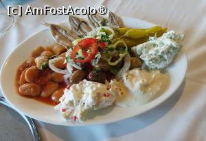 [P16] Taverna Kynigos - platoul cu apritive » foto by Carmen Ion
 - 
<span class="allrVoted glyphicon glyphicon-heart hidden" id="av1507792"></span>
<a class="m-l-10 hidden" id="sv1507792" onclick="voting_Foto_DelVot(,1507792,21168)" role="button">șterge vot <span class="glyphicon glyphicon-remove"></span></a>
<a id="v91507792" class=" c-red"  onclick="voting_Foto_SetVot(1507792)" role="button"><span class="glyphicon glyphicon-heart-empty"></span> <b>LIKE</b> = Votează poza</a> <img class="hidden"  id="f1507792W9" src="/imagini/loader.gif" border="0" /><span class="AjErrMes hidden" id="e1507792ErM"></span>