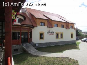 [P28] Corpul cu apartamentele văzut de pe terasa restaurantului » foto by crismis
 - 
<span class="allrVoted glyphicon glyphicon-heart hidden" id="av801487"></span>
<a class="m-l-10 hidden" id="sv801487" onclick="voting_Foto_DelVot(,801487,21170)" role="button">șterge vot <span class="glyphicon glyphicon-remove"></span></a>
<a id="v9801487" class=" c-red"  onclick="voting_Foto_SetVot(801487)" role="button"><span class="glyphicon glyphicon-heart-empty"></span> <b>LIKE</b> = Votează poza</a> <img class="hidden"  id="f801487W9" src="/imagini/loader.gif" border="0" /><span class="AjErrMes hidden" id="e801487ErM"></span>