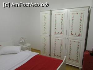 [P04] Altă parte a dormitorului » foto by crismis
 - 
<span class="allrVoted glyphicon glyphicon-heart hidden" id="av801463"></span>
<a class="m-l-10 hidden" id="sv801463" onclick="voting_Foto_DelVot(,801463,21170)" role="button">șterge vot <span class="glyphicon glyphicon-remove"></span></a>
<a id="v9801463" class=" c-red"  onclick="voting_Foto_SetVot(801463)" role="button"><span class="glyphicon glyphicon-heart-empty"></span> <b>LIKE</b> = Votează poza</a> <img class="hidden"  id="f801463W9" src="/imagini/loader.gif" border="0" /><span class="AjErrMes hidden" id="e801463ErM"></span>
