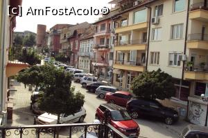 [P02] Ul. Khadzhi Dimitr, porţiunea care dă în strada principală la biroul de informaţii turistice.  » foto by Carmen Ion
 - 
<span class="allrVoted glyphicon glyphicon-heart hidden" id="av801655"></span>
<a class="m-l-10 hidden" id="sv801655" onclick="voting_Foto_DelVot(,801655,21171)" role="button">șterge vot <span class="glyphicon glyphicon-remove"></span></a>
<a id="v9801655" class=" c-red"  onclick="voting_Foto_SetVot(801655)" role="button"><span class="glyphicon glyphicon-heart-empty"></span> <b>LIKE</b> = Votează poza</a> <img class="hidden"  id="f801655W9" src="/imagini/loader.gif" border="0" /><span class="AjErrMes hidden" id="e801655ErM"></span>