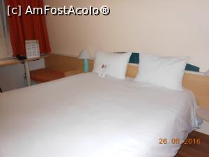 [P06] Hotel Ibis Centrum - Camera 220. Un pat mare, curat și odihnitor.  » foto by iulianic
 - 
<span class="allrVoted glyphicon glyphicon-heart hidden" id="av802061"></span>
<a class="m-l-10 hidden" id="sv802061" onclick="voting_Foto_DelVot(,802061,21175)" role="button">șterge vot <span class="glyphicon glyphicon-remove"></span></a>
<a id="v9802061" class=" c-red"  onclick="voting_Foto_SetVot(802061)" role="button"><span class="glyphicon glyphicon-heart-empty"></span> <b>LIKE</b> = Votează poza</a> <img class="hidden"  id="f802061W9" src="/imagini/loader.gif" border="0" /><span class="AjErrMes hidden" id="e802061ErM"></span>