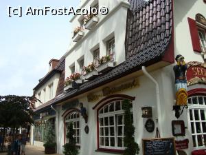 [P18] Restaurant local ce te invita la masa in centrul statiunii » foto by mireille
 - 
<span class="allrVoted glyphicon glyphicon-heart hidden" id="av826488"></span>
<a class="m-l-10 hidden" id="sv826488" onclick="voting_Foto_DelVot(,826488,21185)" role="button">șterge vot <span class="glyphicon glyphicon-remove"></span></a>
<a id="v9826488" class=" c-red"  onclick="voting_Foto_SetVot(826488)" role="button"><span class="glyphicon glyphicon-heart-empty"></span> <b>LIKE</b> = Votează poza</a> <img class="hidden"  id="f826488W9" src="/imagini/loader.gif" border="0" /><span class="AjErrMes hidden" id="e826488ErM"></span>