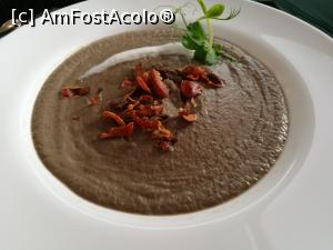 [P07] Supă-cremă de ciuperci » foto by crismis
 - 
<span class="allrVoted glyphicon glyphicon-heart hidden" id="av985800"></span>
<a class="m-l-10 hidden" id="sv985800" onclick="voting_Foto_DelVot(,985800,21187)" role="button">șterge vot <span class="glyphicon glyphicon-remove"></span></a>
<a id="v9985800" class=" c-red"  onclick="voting_Foto_SetVot(985800)" role="button"><span class="glyphicon glyphicon-heart-empty"></span> <b>LIKE</b> = Votează poza</a> <img class="hidden"  id="f985800W9" src="/imagini/loader.gif" border="0" /><span class="AjErrMes hidden" id="e985800ErM"></span>