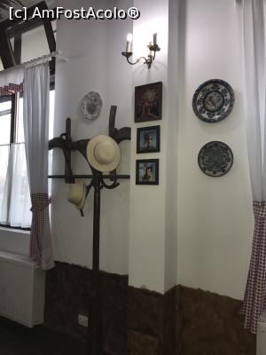 [P29] Interior, La Han » foto by krisstinna
 - 
<span class="allrVoted glyphicon glyphicon-heart hidden" id="av891639"></span>
<a class="m-l-10 hidden" id="sv891639" onclick="voting_Foto_DelVot(,891639,21187)" role="button">șterge vot <span class="glyphicon glyphicon-remove"></span></a>
<a id="v9891639" class=" c-red"  onclick="voting_Foto_SetVot(891639)" role="button"><span class="glyphicon glyphicon-heart-empty"></span> <b>LIKE</b> = Votează poza</a> <img class="hidden"  id="f891639W9" src="/imagini/loader.gif" border="0" /><span class="AjErrMes hidden" id="e891639ErM"></span>