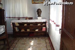 [P31] Biroul lui Anton si o mini biblioteca » foto by mireille
 - 
<span class="allrVoted glyphicon glyphicon-heart hidden" id="av486333"></span>
<a class="m-l-10 hidden" id="sv486333" onclick="voting_Foto_DelVot(,486333,21209)" role="button">șterge vot <span class="glyphicon glyphicon-remove"></span></a>
<a id="v9486333" class=" c-red"  onclick="voting_Foto_SetVot(486333)" role="button"><span class="glyphicon glyphicon-heart-empty"></span> <b>LIKE</b> = Votează poza</a> <img class="hidden"  id="f486333W9" src="/imagini/loader.gif" border="0" /><span class="AjErrMes hidden" id="e486333ErM"></span>