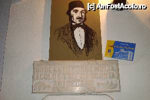 [P07] Anton Pann -tabloul din sala expozitionala... poetul in dialog cu turistii » foto by mireille
 - 
<span class="allrVoted glyphicon glyphicon-heart hidden" id="av486309"></span>
<a class="m-l-10 hidden" id="sv486309" onclick="voting_Foto_DelVot(,486309,21209)" role="button">șterge vot <span class="glyphicon glyphicon-remove"></span></a>
<a id="v9486309" class=" c-red"  onclick="voting_Foto_SetVot(486309)" role="button"><span class="glyphicon glyphicon-heart-empty"></span> <b>LIKE</b> = Votează poza</a> <img class="hidden"  id="f486309W9" src="/imagini/loader.gif" border="0" /><span class="AjErrMes hidden" id="e486309ErM"></span>