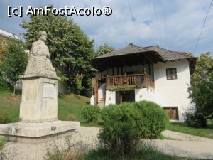 [P01] Casa memorială Anton Pann - Râmnicu Vâlcea.  » foto by tata123 🔱
 - 
<span class="allrVoted glyphicon glyphicon-heart hidden" id="av804705"></span>
<a class="m-l-10 hidden" id="sv804705" onclick="voting_Foto_DelVot(,804705,21209)" role="button">șterge vot <span class="glyphicon glyphicon-remove"></span></a>
<a id="v9804705" class=" c-red"  onclick="voting_Foto_SetVot(804705)" role="button"><span class="glyphicon glyphicon-heart-empty"></span> <b>LIKE</b> = Votează poza</a> <img class="hidden"  id="f804705W9" src="/imagini/loader.gif" border="0" /><span class="AjErrMes hidden" id="e804705ErM"></span>