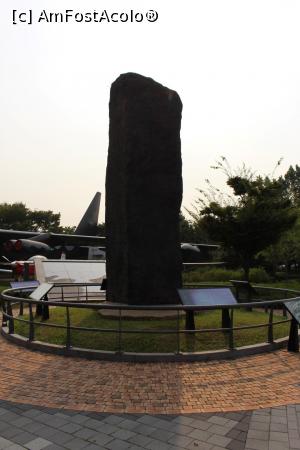 [P07] Seul, Memorialul Războiului din Coreea, Stela Regelui Gwanggaeto cel Mare, copia celei construite de fiul său, la mormântul aflat în China » foto by mprofeanu
 - 
<span class="allrVoted glyphicon glyphicon-heart hidden" id="av844409"></span>
<a class="m-l-10 hidden" id="sv844409" onclick="voting_Foto_DelVot(,844409,21214)" role="button">șterge vot <span class="glyphicon glyphicon-remove"></span></a>
<a id="v9844409" class=" c-red"  onclick="voting_Foto_SetVot(844409)" role="button"><span class="glyphicon glyphicon-heart-empty"></span> <b>LIKE</b> = Votează poza</a> <img class="hidden"  id="f844409W9" src="/imagini/loader.gif" border="0" /><span class="AjErrMes hidden" id="e844409ErM"></span>