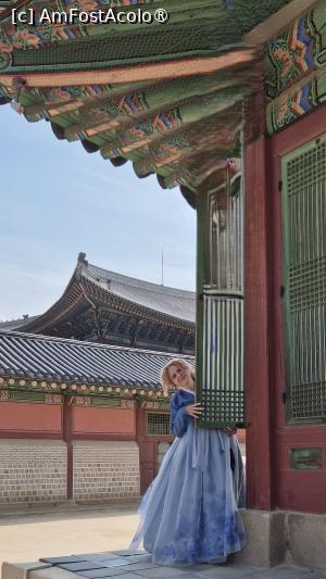 [P25] Resedinta personala a regelui, Gangnyeongjeon, a fost proiectata pentru intimitate si liniste, avand mai multe camere unde regele se putea odihni si purta intalniri informale. Reflecta un design mai modest in comparatie cu salile ceremoniale, concentrandu-se pe viata de zi cu zi si bunastarea regelui. » foto by geani anto
 - 
<span class="allrVoted glyphicon glyphicon-heart hidden" id="av1517623"></span>
<a class="m-l-10 hidden" id="sv1517623" onclick="voting_Foto_DelVot(,1517623,21214)" role="button">șterge vot <span class="glyphicon glyphicon-remove"></span></a>
<a id="v91517623" class=" c-red"  onclick="voting_Foto_SetVot(1517623)" role="button"><span class="glyphicon glyphicon-heart-empty"></span> <b>LIKE</b> = Votează poza</a> <img class="hidden"  id="f1517623W9" src="/imagini/loader.gif" border="0" /><span class="AjErrMes hidden" id="e1517623ErM"></span>