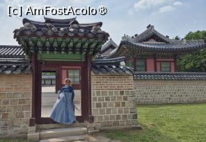 [P30] Jagyeongjeon a fost construita ca resedinta pentru mama regelui sau regina vaduva. Cladirea este remarcabila pentru caracteristicile sale arhitecturale complexe, inclusiv modele florale si geometrice din tigla pe acoperis. » foto by geani anto
 - 
<span class="allrVoted glyphicon glyphicon-heart hidden" id="av1517628"></span>
<a class="m-l-10 hidden" id="sv1517628" onclick="voting_Foto_DelVot(,1517628,21214)" role="button">șterge vot <span class="glyphicon glyphicon-remove"></span></a>
<a id="v91517628" class=" c-red"  onclick="voting_Foto_SetVot(1517628)" role="button"><span class="glyphicon glyphicon-heart-empty"></span> <b>LIKE</b> = Votează poza</a> <img class="hidden"  id="f1517628W9" src="/imagini/loader.gif" border="0" /><span class="AjErrMes hidden" id="e1517628ErM"></span>