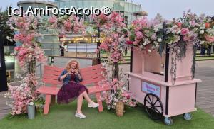 [P03] Una dintre atractiile populare pentru tinerii indragostiti este ,,Scaunul inimii', despre care se spune ca este magic. 
Acesta este o banca in forma de inima menita sa uneasca cuplurile, simbolizand dragostea si conexiunea, odata ce indragostii timizi se aseaza pe acest scaun, se vor apropia cu siguranta unul de celalalt. » foto by geani anto
 - 
<span class="allrVoted glyphicon glyphicon-heart hidden" id="av1518617"></span>
<a class="m-l-10 hidden" id="sv1518617" onclick="voting_Foto_DelVot(,1518617,21214)" role="button">șterge vot <span class="glyphicon glyphicon-remove"></span></a>
<a id="v91518617" class=" c-red"  onclick="voting_Foto_SetVot(1518617)" role="button"><span class="glyphicon glyphicon-heart-empty"></span> <b>LIKE</b> = Votează poza</a> <img class="hidden"  id="f1518617W9" src="/imagini/loader.gif" border="0" /><span class="AjErrMes hidden" id="e1518617ErM"></span>