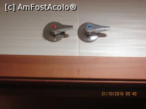 [P17] stie cineva pentru ce ar putea fi robinetii aia deasupra usii din baie?  » foto by adri-nico
 - 
<span class="allrVoted glyphicon glyphicon-heart hidden" id="av806543"></span>
<a class="m-l-10 hidden" id="sv806543" onclick="voting_Foto_DelVot(,806543,21227)" role="button">șterge vot <span class="glyphicon glyphicon-remove"></span></a>
<a id="v9806543" class=" c-red"  onclick="voting_Foto_SetVot(806543)" role="button"><span class="glyphicon glyphicon-heart-empty"></span> <b>LIKE</b> = Votează poza</a> <img class="hidden"  id="f806543W9" src="/imagini/loader.gif" border="0" /><span class="AjErrMes hidden" id="e806543ErM"></span>
