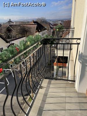 [P39] Vedere din cel de-al doilea balcon » foto by krisstinna
 - 
<span class="allrVoted glyphicon glyphicon-heart hidden" id="av1289942"></span>
<a class="m-l-10 hidden" id="sv1289942" onclick="voting_Foto_DelVot(,1289942,21229)" role="button">șterge vot <span class="glyphicon glyphicon-remove"></span></a>
<a id="v91289942" class=" c-red"  onclick="voting_Foto_SetVot(1289942)" role="button"><span class="glyphicon glyphicon-heart-empty"></span> <b>LIKE</b> = Votează poza</a> <img class="hidden"  id="f1289942W9" src="/imagini/loader.gif" border="0" /><span class="AjErrMes hidden" id="e1289942ErM"></span>
