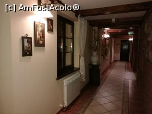 [P11] Coridorul de la etajul 1 » foto by crismis
 - 
<span class="allrVoted glyphicon glyphicon-heart hidden" id="av863103"></span>
<a class="m-l-10 hidden" id="sv863103" onclick="voting_Foto_DelVot(,863103,21238)" role="button">șterge vot <span class="glyphicon glyphicon-remove"></span></a>
<a id="v9863103" class=" c-red"  onclick="voting_Foto_SetVot(863103)" role="button"><span class="glyphicon glyphicon-heart-empty"></span> <b>LIKE</b> = Votează poza</a> <img class="hidden"  id="f863103W9" src="/imagini/loader.gif" border="0" /><span class="AjErrMes hidden" id="e863103ErM"></span>
