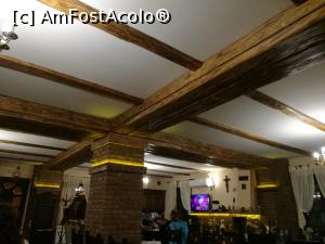 [P22] Grinzile de lemn ce susțin tavanul restaurantului » foto by crismis
 - 
<span class="allrVoted glyphicon glyphicon-heart hidden" id="av863114"></span>
<a class="m-l-10 hidden" id="sv863114" onclick="voting_Foto_DelVot(,863114,21238)" role="button">șterge vot <span class="glyphicon glyphicon-remove"></span></a>
<a id="v9863114" class=" c-red"  onclick="voting_Foto_SetVot(863114)" role="button"><span class="glyphicon glyphicon-heart-empty"></span> <b>LIKE</b> = Votează poza</a> <img class="hidden"  id="f863114W9" src="/imagini/loader.gif" border="0" /><span class="AjErrMes hidden" id="e863114ErM"></span>