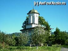 [P37] Mănăstirea Negru Vodă din Câmpulung Muscel:Biserica bolniță se zărește între pomii unei livezi » foto by mariana.olaru
 - 
<span class="allrVoted glyphicon glyphicon-heart hidden" id="av284347"></span>
<a class="m-l-10 hidden" id="sv284347" onclick="voting_Foto_DelVot(,284347,21248)" role="button">șterge vot <span class="glyphicon glyphicon-remove"></span></a>
<a id="v9284347" class=" c-red"  onclick="voting_Foto_SetVot(284347)" role="button"><span class="glyphicon glyphicon-heart-empty"></span> <b>LIKE</b> = Votează poza</a> <img class="hidden"  id="f284347W9" src="/imagini/loader.gif" border="0" /><span class="AjErrMes hidden" id="e284347ErM"></span>