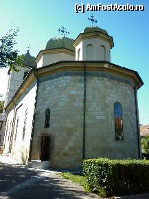 [P09] Mănăstirea Negru Vodă din Câmpulung Muscel : vedere dinspre răsărit a bisericii domnești. Se observă planul oval al altarului ce prelungește naosul dreptunghiular. » foto by mariana.olaru
 - 
<span class="allrVoted glyphicon glyphicon-heart hidden" id="av284295"></span>
<a class="m-l-10 hidden" id="sv284295" onclick="voting_Foto_DelVot(,284295,21248)" role="button">șterge vot <span class="glyphicon glyphicon-remove"></span></a>
<a id="v9284295" class=" c-red"  onclick="voting_Foto_SetVot(284295)" role="button"><span class="glyphicon glyphicon-heart-empty"></span> <b>LIKE</b> = Votează poza</a> <img class="hidden"  id="f284295W9" src="/imagini/loader.gif" border="0" /><span class="AjErrMes hidden" id="e284295ErM"></span>