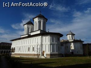 [P17] Biserica „Sf. Nicolae” și Paraclisul „Sf. Mucenici Gheorghe și Dimitrie” - Mănăstirea Aninoasa, Argeș.  » foto by tata123 🔱
 - 
<span class="allrVoted glyphicon glyphicon-heart hidden" id="av1026210"></span>
<a class="m-l-10 hidden" id="sv1026210" onclick="voting_Foto_DelVot(,1026210,21248)" role="button">șterge vot <span class="glyphicon glyphicon-remove"></span></a>
<a id="v91026210" class=" c-red"  onclick="voting_Foto_SetVot(1026210)" role="button"><span class="glyphicon glyphicon-heart-empty"></span> <b>LIKE</b> = Votează poza</a> <img class="hidden"  id="f1026210W9" src="/imagini/loader.gif" border="0" /><span class="AjErrMes hidden" id="e1026210ErM"></span>
