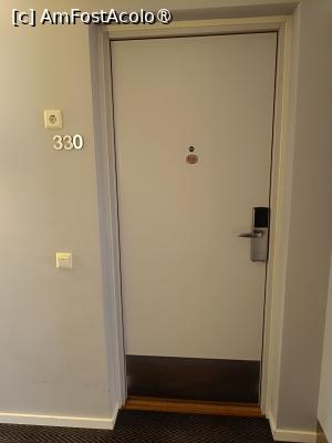 [P17] Solna, Hotelul Best Western Plus Park City, ușa camerei 330 unde am stat » foto by mprofeanu
 - 
<span class="allrVoted glyphicon glyphicon-heart hidden" id="av1485878"></span>
<a class="m-l-10 hidden" id="sv1485878" onclick="voting_Foto_DelVot(,1485878,21249)" role="button">șterge vot <span class="glyphicon glyphicon-remove"></span></a>
<a id="v91485878" class=" c-red"  onclick="voting_Foto_SetVot(1485878)" role="button"><span class="glyphicon glyphicon-heart-empty"></span> <b>LIKE</b> = Votează poza</a> <img class="hidden"  id="f1485878W9" src="/imagini/loader.gif" border="0" /><span class="AjErrMes hidden" id="e1485878ErM"></span>