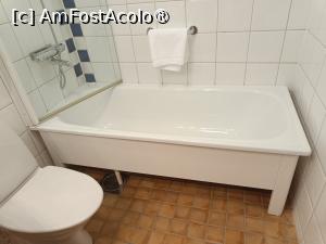 [P24] Solna, Hotelul Best Western Plus Park City, Camera 330, Baia, cada era mică » foto by mprofeanu
 - 
<span class="allrVoted glyphicon glyphicon-heart hidden" id="av1485885"></span>
<a class="m-l-10 hidden" id="sv1485885" onclick="voting_Foto_DelVot(,1485885,21249)" role="button">șterge vot <span class="glyphicon glyphicon-remove"></span></a>
<a id="v91485885" class=" c-red"  onclick="voting_Foto_SetVot(1485885)" role="button"><span class="glyphicon glyphicon-heart-empty"></span> <b>LIKE</b> = Votează poza</a> <img class="hidden"  id="f1485885W9" src="/imagini/loader.gif" border="0" /><span class="AjErrMes hidden" id="e1485885ErM"></span>