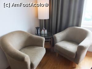 [P13] fotolii si masuta unde erau cana de fiert apa, 2 cani, ceai si cafea » foto by tripyy
 - 
<span class="allrVoted glyphicon glyphicon-heart hidden" id="av883282"></span>
<a class="m-l-10 hidden" id="sv883282" onclick="voting_Foto_DelVot(,883282,21249)" role="button">șterge vot <span class="glyphicon glyphicon-remove"></span></a>
<a id="v9883282" class=" c-red"  onclick="voting_Foto_SetVot(883282)" role="button"><span class="glyphicon glyphicon-heart-empty"></span> <b>LIKE</b> = Votează poza</a> <img class="hidden"  id="f883282W9" src="/imagini/loader.gif" border="0" /><span class="AjErrMes hidden" id="e883282ErM"></span>