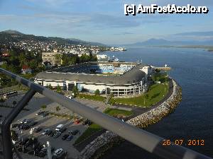 [P30] Molde - 'Oraşul trandafirilor'. Aker Stadion văzut de la Rica Seilet Hotel.  » foto by iulianic
 - 
<span class="allrVoted glyphicon glyphicon-heart hidden" id="av472876"></span>
<a class="m-l-10 hidden" id="sv472876" onclick="voting_Foto_DelVot(,472876,21252)" role="button">șterge vot <span class="glyphicon glyphicon-remove"></span></a>
<a id="v9472876" class=" c-red"  onclick="voting_Foto_SetVot(472876)" role="button"><span class="glyphicon glyphicon-heart-empty"></span> <b>LIKE</b> = Votează poza</a> <img class="hidden"  id="f472876W9" src="/imagini/loader.gif" border="0" /><span class="AjErrMes hidden" id="e472876ErM"></span>