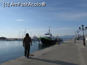 [P01] Așteptând Delfinul pe cheiul Aeginei » foto by crismis
 - 
<span class="allrVoted glyphicon glyphicon-heart hidden" id="av809676"></span>
<a class="m-l-10 hidden" id="sv809676" onclick="voting_Foto_DelVot(,809676,21259)" role="button">șterge vot <span class="glyphicon glyphicon-remove"></span></a>
<a id="v9809676" class=" c-red"  onclick="voting_Foto_SetVot(809676)" role="button"><span class="glyphicon glyphicon-heart-empty"></span> <b>LIKE</b> = Votează poza</a> <img class="hidden"  id="f809676W9" src="/imagini/loader.gif" border="0" /><span class="AjErrMes hidden" id="e809676ErM"></span>