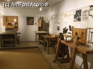 [P14] Rosenheim - Muzeul Tehnicii Lemnului - si alte unelte » foto by mishu
 - 
<span class="allrVoted glyphicon glyphicon-heart hidden" id="av929214"></span>
<a class="m-l-10 hidden" id="sv929214" onclick="voting_Foto_DelVot(,929214,21261)" role="button">șterge vot <span class="glyphicon glyphicon-remove"></span></a>
<a id="v9929214" class=" c-red"  onclick="voting_Foto_SetVot(929214)" role="button"><span class="glyphicon glyphicon-heart-empty"></span> <b>LIKE</b> = Votează poza</a> <img class="hidden"  id="f929214W9" src="/imagini/loader.gif" border="0" /><span class="AjErrMes hidden" id="e929214ErM"></span>