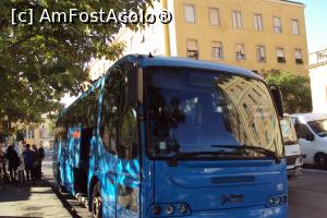 [P03] În Piazza del Sale opresc o mulţime de autobuze înainte să apară şi S19 al noastru.  » foto by Carmen Ion
 - 
<span class="allrVoted glyphicon glyphicon-heart hidden" id="av810881"></span>
<a class="m-l-10 hidden" id="sv810881" onclick="voting_Foto_DelVot(,810881,21270)" role="button">șterge vot <span class="glyphicon glyphicon-remove"></span></a>
<a id="v9810881" class=" c-red"  onclick="voting_Foto_SetVot(810881)" role="button"><span class="glyphicon glyphicon-heart-empty"></span> <b>LIKE</b> = Votează poza</a> <img class="hidden"  id="f810881W9" src="/imagini/loader.gif" border="0" /><span class="AjErrMes hidden" id="e810881ErM"></span>
