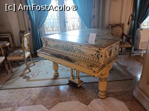 [P13] București, Muzeul Național Cotroceni, Salonul Florilor, fost Salon de Aur, Pian Steinway vechi de 146 ani unde a cântat și George Enescu » foto by mprofeanu
 - 
<span class="allrVoted glyphicon glyphicon-heart hidden" id="av1410895"></span>
<a class="m-l-10 hidden" id="sv1410895" onclick="voting_Foto_DelVot(,1410895,21279)" role="button">șterge vot <span class="glyphicon glyphicon-remove"></span></a>
<a id="v91410895" class=" c-red"  onclick="voting_Foto_SetVot(1410895)" role="button"><span class="glyphicon glyphicon-heart-empty"></span> <b>LIKE</b> = Votează poza</a> <img class="hidden"  id="f1410895W9" src="/imagini/loader.gif" border="0" /><span class="AjErrMes hidden" id="e1410895ErM"></span>