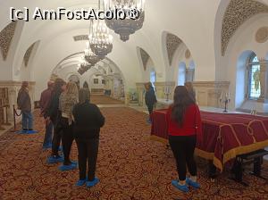 [P18] București, Muzeul Național Cotroceni, Marele Salon Alb sau Salonul Cerchez, în dreapta lângă ferestre se vede Masa de marmură de Rușchița unde Regina Maria își expunea colecția de corăbioare de argint » foto by mprofeanu
 - 
<span class="allrVoted glyphicon glyphicon-heart hidden" id="av1410900"></span>
<a class="m-l-10 hidden" id="sv1410900" onclick="voting_Foto_DelVot(,1410900,21279)" role="button">șterge vot <span class="glyphicon glyphicon-remove"></span></a>
<a id="v91410900" class=" c-red"  onclick="voting_Foto_SetVot(1410900)" role="button"><span class="glyphicon glyphicon-heart-empty"></span> <b>LIKE</b> = Votează poza</a> <img class="hidden"  id="f1410900W9" src="/imagini/loader.gif" border="0" /><span class="AjErrMes hidden" id="e1410900ErM"></span>