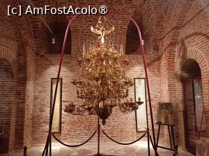 [P53] București, Muzeul Național Cotroceni, Pivnița Mare, Candelabru 1680- 1688, donație a domnitorului Șerban Cantacuzino Bisericii Cotroceni » foto by mprofeanu
 - 
<span class="allrVoted glyphicon glyphicon-heart hidden" id="av1410935"></span>
<a class="m-l-10 hidden" id="sv1410935" onclick="voting_Foto_DelVot(,1410935,21279)" role="button">șterge vot <span class="glyphicon glyphicon-remove"></span></a>
<a id="v91410935" class=" c-red"  onclick="voting_Foto_SetVot(1410935)" role="button"><span class="glyphicon glyphicon-heart-empty"></span> <b>LIKE</b> = Votează poza</a> <img class="hidden"  id="f1410935W9" src="/imagini/loader.gif" border="0" /><span class="AjErrMes hidden" id="e1410935ErM"></span>