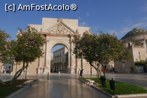 [P05] Porta Napoli » foto by theo1208
 - 
<span class="allrVoted glyphicon glyphicon-heart hidden" id="av946498"></span>
<a class="m-l-10 hidden" id="sv946498" onclick="voting_Foto_DelVot(,946498,21287)" role="button">șterge vot <span class="glyphicon glyphicon-remove"></span></a>
<a id="v9946498" class=" c-red"  onclick="voting_Foto_SetVot(946498)" role="button"><span class="glyphicon glyphicon-heart-empty"></span> <b>LIKE</b> = Votează poza</a> <img class="hidden"  id="f946498W9" src="/imagini/loader.gif" border="0" /><span class="AjErrMes hidden" id="e946498ErM"></span>