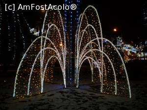 [P10] Decorațiunea simbolizează o fântână arteziană » foto by Mihai18
 - 
<span class="allrVoted glyphicon glyphicon-heart hidden" id="av1043009"></span>
<a class="m-l-10 hidden" id="sv1043009" onclick="voting_Foto_DelVot(,1043009,21298)" role="button">șterge vot <span class="glyphicon glyphicon-remove"></span></a>
<a id="v91043009" class=" c-red"  onclick="voting_Foto_SetVot(1043009)" role="button"><span class="glyphicon glyphicon-heart-empty"></span> <b>LIKE</b> = Votează poza</a> <img class="hidden"  id="f1043009W9" src="/imagini/loader.gif" border="0" /><span class="AjErrMes hidden" id="e1043009ErM"></span>