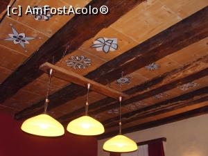 [P03] Tavanul cu grinzi vechi și plăci decorative din Apartamentul Lebăda.  » foto by eLila
 - 
<span class="allrVoted glyphicon glyphicon-heart hidden" id="av1045887"></span>
<a class="m-l-10 hidden" id="sv1045887" onclick="voting_Foto_DelVot(,1045887,21330)" role="button">șterge vot <span class="glyphicon glyphicon-remove"></span></a>
<a id="v91045887" class=" c-red"  onclick="voting_Foto_SetVot(1045887)" role="button"><span class="glyphicon glyphicon-heart-empty"></span> <b>LIKE</b> = Votează poza</a> <img class="hidden"  id="f1045887W9" src="/imagini/loader.gif" border="0" /><span class="AjErrMes hidden" id="e1045887ErM"></span>
