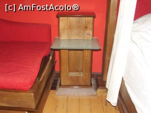 [P05] Apartamentul Lebăda - noptieră inedită, între patul cu baldachin și canapea.  » foto by eLila
 - 
<span class="allrVoted glyphicon glyphicon-heart hidden" id="av1045889"></span>
<a class="m-l-10 hidden" id="sv1045889" onclick="voting_Foto_DelVot(,1045889,21330)" role="button">șterge vot <span class="glyphicon glyphicon-remove"></span></a>
<a id="v91045889" class=" c-red"  onclick="voting_Foto_SetVot(1045889)" role="button"><span class="glyphicon glyphicon-heart-empty"></span> <b>LIKE</b> = Votează poza</a> <img class="hidden"  id="f1045889W9" src="/imagini/loader.gif" border="0" /><span class="AjErrMes hidden" id="e1045889ErM"></span>