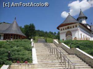 [P36] Ne pregătim de plecarea de la mănăstirea Pângărați. Ne-a plăcut acest lăcaș de cult și vă recomandăm tuturor celor care ajungeți prin zonă să îl vizitați.  » foto by Floryn81
 - 
<span class="allrVoted glyphicon glyphicon-heart hidden" id="av766747"></span>
<a class="m-l-10 hidden" id="sv766747" onclick="voting_Foto_DelVot(,766747,21332)" role="button">șterge vot <span class="glyphicon glyphicon-remove"></span></a>
<a id="v9766747" class=" c-red"  onclick="voting_Foto_SetVot(766747)" role="button"><span class="glyphicon glyphicon-heart-empty"></span> <b>LIKE</b> = Votează poza</a> <img class="hidden"  id="f766747W9" src="/imagini/loader.gif" border="0" /><span class="AjErrMes hidden" id="e766747ErM"></span>