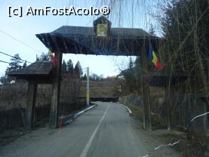 [P01] În apropierea lăcașului mănăstiresc. » foto by tata123 🔱
 - 
<span class="allrVoted glyphicon glyphicon-heart hidden" id="av1277609"></span>
<a class="m-l-10 hidden" id="sv1277609" onclick="voting_Foto_DelVot(,1277609,21332)" role="button">șterge vot <span class="glyphicon glyphicon-remove"></span></a>
<a id="v91277609" class=" c-red"  onclick="voting_Foto_SetVot(1277609)" role="button"><span class="glyphicon glyphicon-heart-empty"></span> <b>LIKE</b> = Votează poza</a> <img class="hidden"  id="f1277609W9" src="/imagini/loader.gif" border="0" /><span class="AjErrMes hidden" id="e1277609ErM"></span>