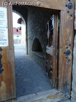 [P03] Acces în incinta veche. » foto by tata123 🔱
 - 
<span class="allrVoted glyphicon glyphicon-heart hidden" id="av1277611"></span>
<a class="m-l-10 hidden" id="sv1277611" onclick="voting_Foto_DelVot(,1277611,21332)" role="button">șterge vot <span class="glyphicon glyphicon-remove"></span></a>
<a id="v91277611" class=" c-red"  onclick="voting_Foto_SetVot(1277611)" role="button"><span class="glyphicon glyphicon-heart-empty"></span> <b>LIKE</b> = Votează poza</a> <img class="hidden"  id="f1277611W9" src="/imagini/loader.gif" border="0" /><span class="AjErrMes hidden" id="e1277611ErM"></span>