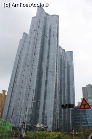 [P03] Busan, Marina City, câteva din blocurile înalte de peste 200 metri » foto by mprofeanu
 - 
<span class="allrVoted glyphicon glyphicon-heart hidden" id="av819877"></span>
<a class="m-l-10 hidden" id="sv819877" onclick="voting_Foto_DelVot(,819877,21334)" role="button">șterge vot <span class="glyphicon glyphicon-remove"></span></a>
<a id="v9819877" class=" c-red"  onclick="voting_Foto_SetVot(819877)" role="button"><span class="glyphicon glyphicon-heart-empty"></span> <b>LIKE</b> = Votează poza</a> <img class="hidden"  id="f819877W9" src="/imagini/loader.gif" border="0" /><span class="AjErrMes hidden" id="e819877ErM"></span>