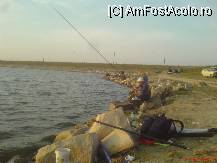 [P08] nenea cu caciulita alba l-a exasperat pe prietenul meu din dreapta (de aceea a si plecat la o tigara), prindea un peste la 30 de secunde, maxim un minut. » foto by valimi
 - 
<span class="allrVoted glyphicon glyphicon-heart hidden" id="av84412"></span>
<a class="m-l-10 hidden" id="sv84412" onclick="voting_Foto_DelVot(,84412,21352)" role="button">șterge vot <span class="glyphicon glyphicon-remove"></span></a>
<a id="v984412" class=" c-red"  onclick="voting_Foto_SetVot(84412)" role="button"><span class="glyphicon glyphicon-heart-empty"></span> <b>LIKE</b> = Votează poza</a> <img class="hidden"  id="f84412W9" src="/imagini/loader.gif" border="0" /><span class="AjErrMes hidden" id="e84412ErM"></span>