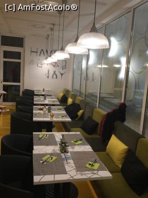 [P23] sala de mic dejun » foto by Dan&Ema
 - 
<span class="allrVoted glyphicon glyphicon-heart hidden" id="av826639"></span>
<a class="m-l-10 hidden" id="sv826639" onclick="voting_Foto_DelVot(,826639,21405)" role="button">șterge vot <span class="glyphicon glyphicon-remove"></span></a>
<a id="v9826639" class=" c-red"  onclick="voting_Foto_SetVot(826639)" role="button"><span class="glyphicon glyphicon-heart-empty"></span> <b>LIKE</b> = Votează poza</a> <img class="hidden"  id="f826639W9" src="/imagini/loader.gif" border="0" /><span class="AjErrMes hidden" id="e826639ErM"></span>