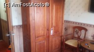 [P14] Mobilier din lemn sculptat în camera hotelului U Kata din oraşul Kutna Hora, Cehia.  » foto by traian.leuca †
 - 
<span class="allrVoted glyphicon glyphicon-heart hidden" id="av826719"></span>
<a class="m-l-10 hidden" id="sv826719" onclick="voting_Foto_DelVot(,826719,21408)" role="button">șterge vot <span class="glyphicon glyphicon-remove"></span></a>
<a id="v9826719" class=" c-red"  onclick="voting_Foto_SetVot(826719)" role="button"><span class="glyphicon glyphicon-heart-empty"></span> <b>LIKE</b> = Votează poza</a> <img class="hidden"  id="f826719W9" src="/imagini/loader.gif" border="0" /><span class="AjErrMes hidden" id="e826719ErM"></span>