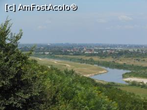 [P40] Mironești - Valea Argeșului. În centrul imaginii, ruinele de la Goștinari.  » foto by iulianic
 - 
<span class="allrVoted glyphicon glyphicon-heart hidden" id="av992795"></span>
<a class="m-l-10 hidden" id="sv992795" onclick="voting_Foto_DelVot(,992795,21445)" role="button">șterge vot <span class="glyphicon glyphicon-remove"></span></a>
<a id="v9992795" class=" c-red"  onclick="voting_Foto_SetVot(992795)" role="button"><span class="glyphicon glyphicon-heart-empty"></span> <b>LIKE</b> = Votează poza</a> <img class="hidden"  id="f992795W9" src="/imagini/loader.gif" border="0" /><span class="AjErrMes hidden" id="e992795ErM"></span>