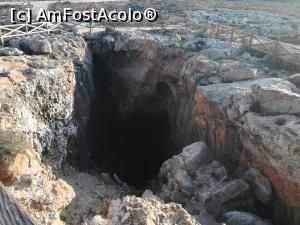 [P50] Grota adâncă din Sagres. Jos se auzeau valurile și se vedea puțin strălucind apa » foto by Mika
 - 
<span class="allrVoted glyphicon glyphicon-heart hidden" id="av1160100"></span>
<a class="m-l-10 hidden" id="sv1160100" onclick="voting_Foto_DelVot(,1160100,21452)" role="button">șterge vot <span class="glyphicon glyphicon-remove"></span></a>
<a id="v91160100" class=" c-red"  onclick="voting_Foto_SetVot(1160100)" role="button"><span class="glyphicon glyphicon-heart-empty"></span> <b>LIKE</b> = Votează poza</a> <img class="hidden"  id="f1160100W9" src="/imagini/loader.gif" border="0" /><span class="AjErrMes hidden" id="e1160100ErM"></span>