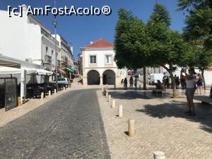 [P52] Lagos - in spate se vede clădirea unde a fost <strong>Mercado de Escravos</strong> » foto by Mika
 - 
<span class="allrVoted glyphicon glyphicon-heart hidden" id="av1160102"></span>
<a class="m-l-10 hidden" id="sv1160102" onclick="voting_Foto_DelVot(,1160102,21452)" role="button">șterge vot <span class="glyphicon glyphicon-remove"></span></a>
<a id="v91160102" class=" c-red"  onclick="voting_Foto_SetVot(1160102)" role="button"><span class="glyphicon glyphicon-heart-empty"></span> <b>LIKE</b> = Votează poza</a> <img class="hidden"  id="f1160102W9" src="/imagini/loader.gif" border="0" /><span class="AjErrMes hidden" id="e1160102ErM"></span>