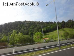 [P37] Peisaj prin geamul masinii in Asturia » foto by mireille
 - 
<span class="allrVoted glyphicon glyphicon-heart hidden" id="av1004648"></span>
<a class="m-l-10 hidden" id="sv1004648" onclick="voting_Foto_DelVot(,1004648,21454)" role="button">șterge vot <span class="glyphicon glyphicon-remove"></span></a>
<a id="v91004648" class=" c-red"  onclick="voting_Foto_SetVot(1004648)" role="button"><span class="glyphicon glyphicon-heart-empty"></span> <b>LIKE</b> = Votează poza</a> <img class="hidden"  id="f1004648W9" src="/imagini/loader.gif" border="0" /><span class="AjErrMes hidden" id="e1004648ErM"></span>
